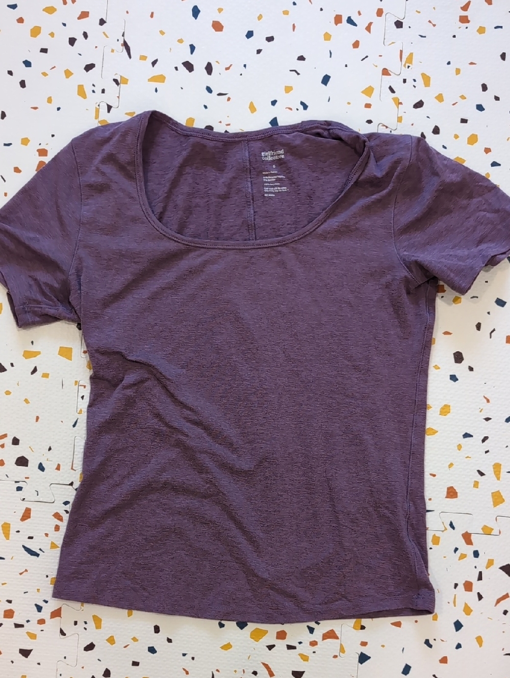 girlfriend collective Scoop Neck Tee - Plum Purple Size Small